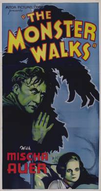 Monster Walks, The (1932)